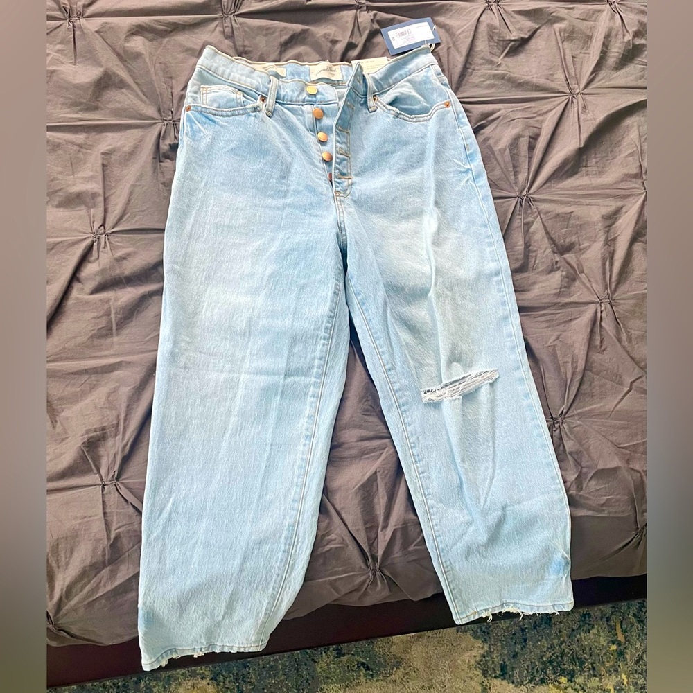 *SOLD* NWTs Universal Thread Vintage Straight jeans